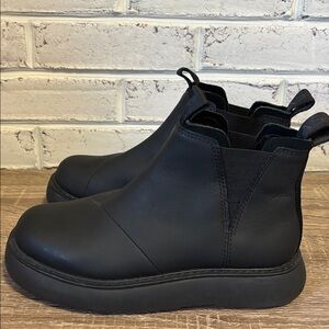 Toms Black Ankle Boots Size 5.5
